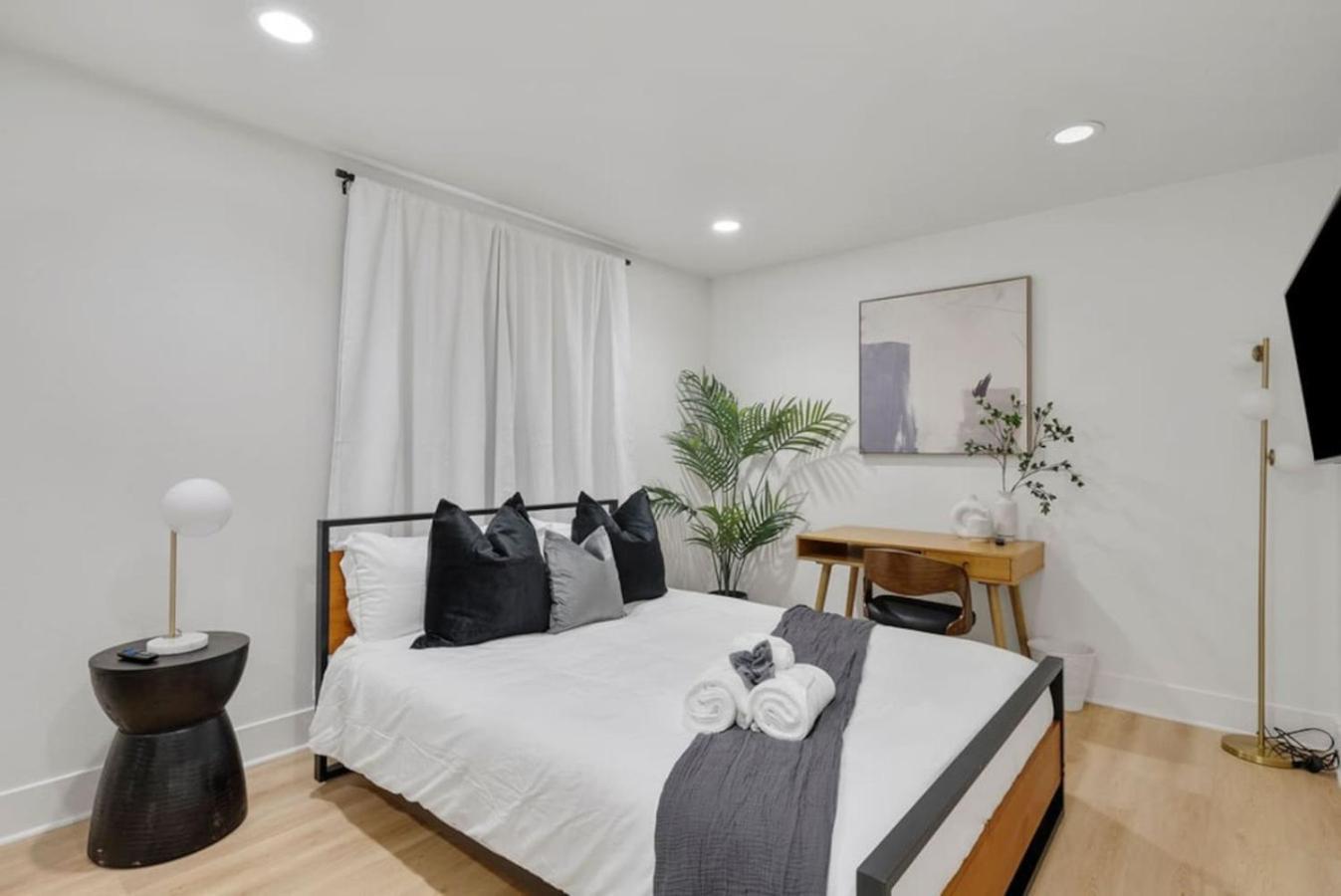 Modern Elegance- Big Group - Games - Sleeps 10 Los Ángeles